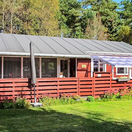 6 Person Holiday In Casa vacanze Hals